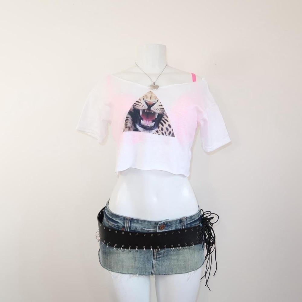 y2k tiger graphic off shoulder cropped tee indie sleaze - Picture 3 of 5